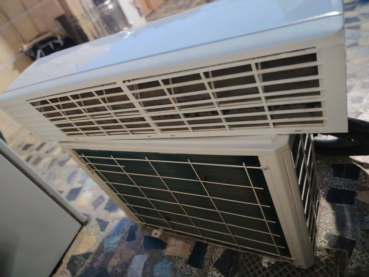 سلام عليكم  سبلت ماركه وادي2طن انفينتر مشتغل 3 أشهر برمضان أخذته بعده بل ضمان مالتة مكاني بغداد سعر 650 بي مجال هاذ رقمي ***********
