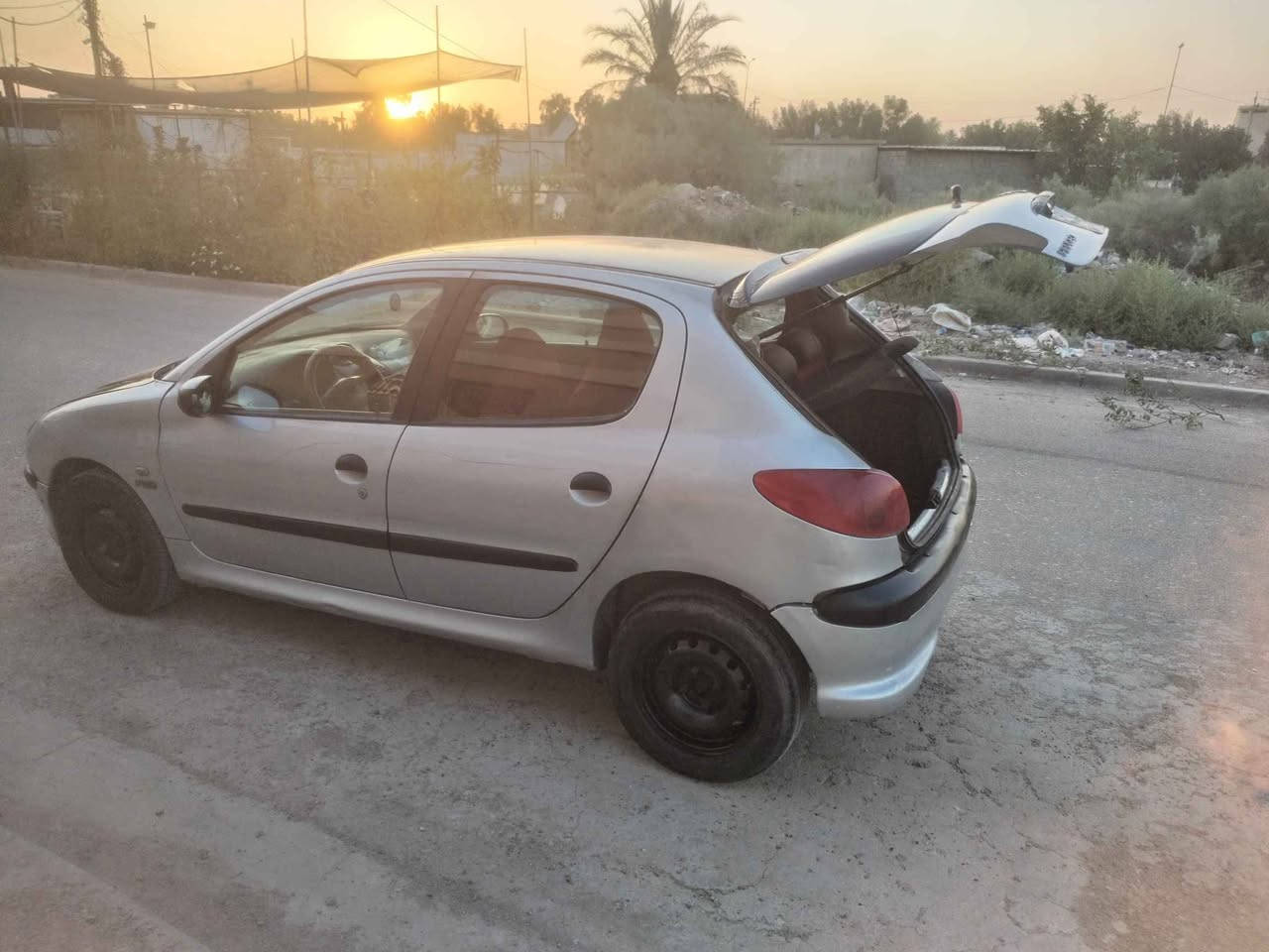 بيجو نوع ٢٠٦ للبيع موديل ٢٠٠٩ سياره جاهزه صبغ قطعتين فقط تبريد كير اوتوا تخم تاير تحويل مباشر العنوان البياع *********** السعر ٤٠ بغداد, العراق
