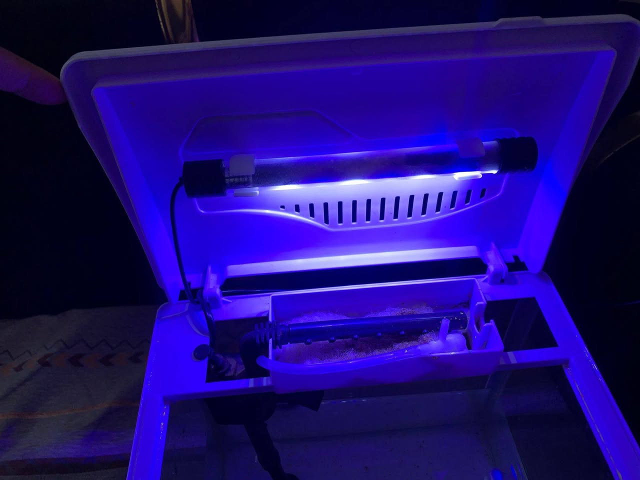 للبيع حوض أسماك بحالة جيدة جداً، مزود بإضاءة LED داخلية وفلتر ماء، مناسب لتربية أسماك الزينة وإضافة لمسة جميلة للمنزل أو المكتب.
✅ إضاءة LED ✅ فلتر داخلي ✅ حالة جيدة ✅ جاهز للاستخدام
السعر 30 وبيه مجال


**إذا كنت صاحب هذا الإعلان وتريد حذفه لأي سبب، رجاءا أرسل رسالة إلى الدعم الفني**