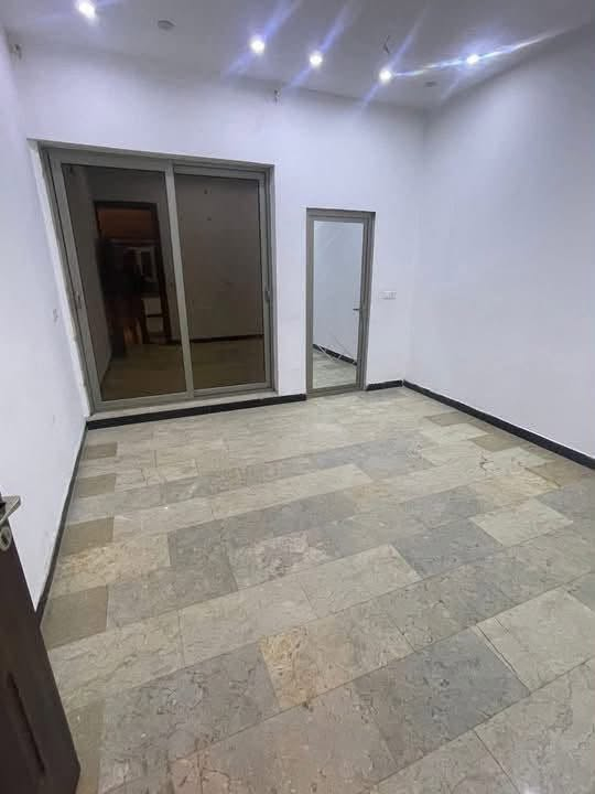�✨ للإيجار في السيدية – بيت راقي ومميز ✨🏡
🌟 بيت بمساحة 50م
🛏️ يتكون من:
✅ 3 غرف نوم
✅ صالة واسعة
✅ مطبخ مرتب
✅ خدمات متكاملة

💰 السعر: 850 الف قفل
📞 للاستفسار والحجز:
مكتب حلم عقاري للوساطة العقارية
📱***********

✨ راحتك تبدأ من هنا… بيتك الذكي بانتظارك
