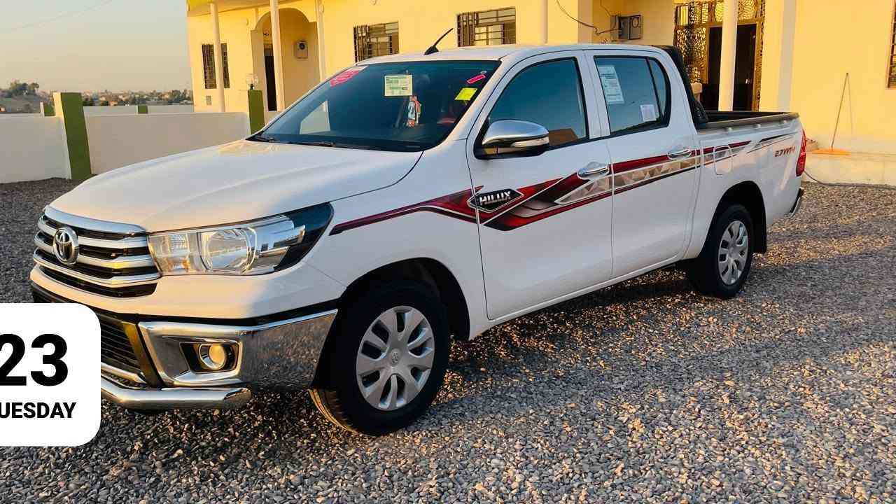السلام عليكم 
هايلوكس 2017 كير عادي 
سياره جديده بدون صبغ بيه مكانين بارد صغير 
محرك 2700 داخل احمر فول بس گير عادي 
رقم اربيل تحويل سنويه وهزه نافذات ماشيه 155 الف حقيقي 
سياره نضيفه .
السعر208بيهه مجال بسيط 
الموقع(صلاح الدين الشرقاط معرض الجوهرة)
#الأستفسار  معرض الجوهرة للسيارات الحديثة  
@إشارة 
(ابوغزل      ***********)
(ابومصطفى ***********)
