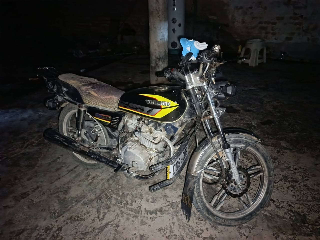 سلام وعليكم أكيد من رخصة الادمن دراجة للبيع موديل 2021 الدراجة كله شغالة مابيه شي نقص سكان رياظي كلشي بيه شغال السعر 450 اوبيه مجال غير متواجد ع فيس الستفسار ع رقم *********** مكاني شهربان
