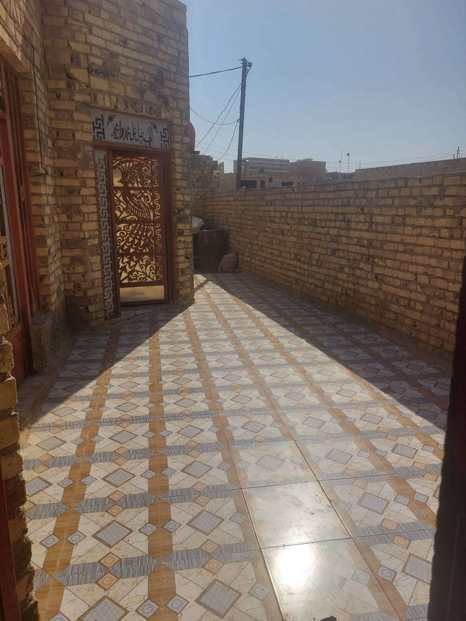 من رخصت الادمن
سلام عليكم بيت البيع شارع سيد محمد بداية تبليط الاستفيار انتصل***********
غرفة 2

مطبخ

صالة
 براني

حمامات
