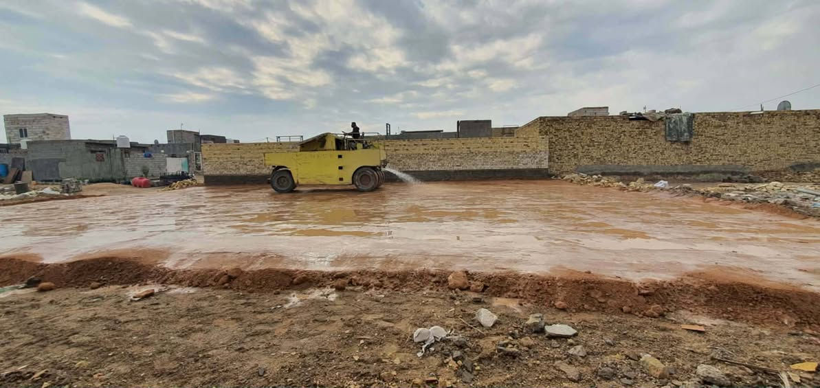 اللهم صل على محمد وآل محمد 🤲🤲🤲
دار للبيع مساحه ٢٦٠ تجعيب طابوك الارتفاع متر غرفتين وصاله ومطبخ واستقبال البناء بلوك كلاب معكود بي غرفتين وصاله ومدخل وصحيات داخليه ومطبخ حار باقي بس مطبخ بارد وستقبال بدون عكاده  قياس الغرف ٥× ٤ صافي قياس الصاله ١١ × ٤ قياس المدخل ٤× ٣ قياس المطبخ ٥×٤ قياس الستقبال ٧×٤ وقياس الكراج ١٠٠ متر مربع بيت كلش جبير  صور البناء كله موجوده من الدفان لحد العكاده   موجوده بتعليقات عنوانه براكيه شارع المعمل قرب جامع الخزاعل بجه المستوصف يبعد عد الشارع 150 متر
بجه المستوصف السعر ب  25  وبي مجال قليل 
أرقام ***********
