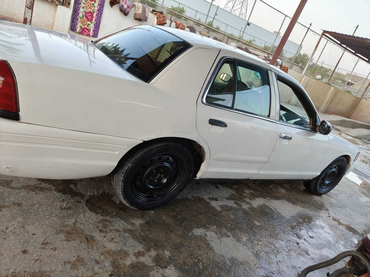 السلام عليكم فورد كراون فكتوريا بوليسي 2007 مال مزاد نقصهة شغلات بسيطه مسجل وحداديه نص عمر عنوان بابل السعر 26.       ***********
