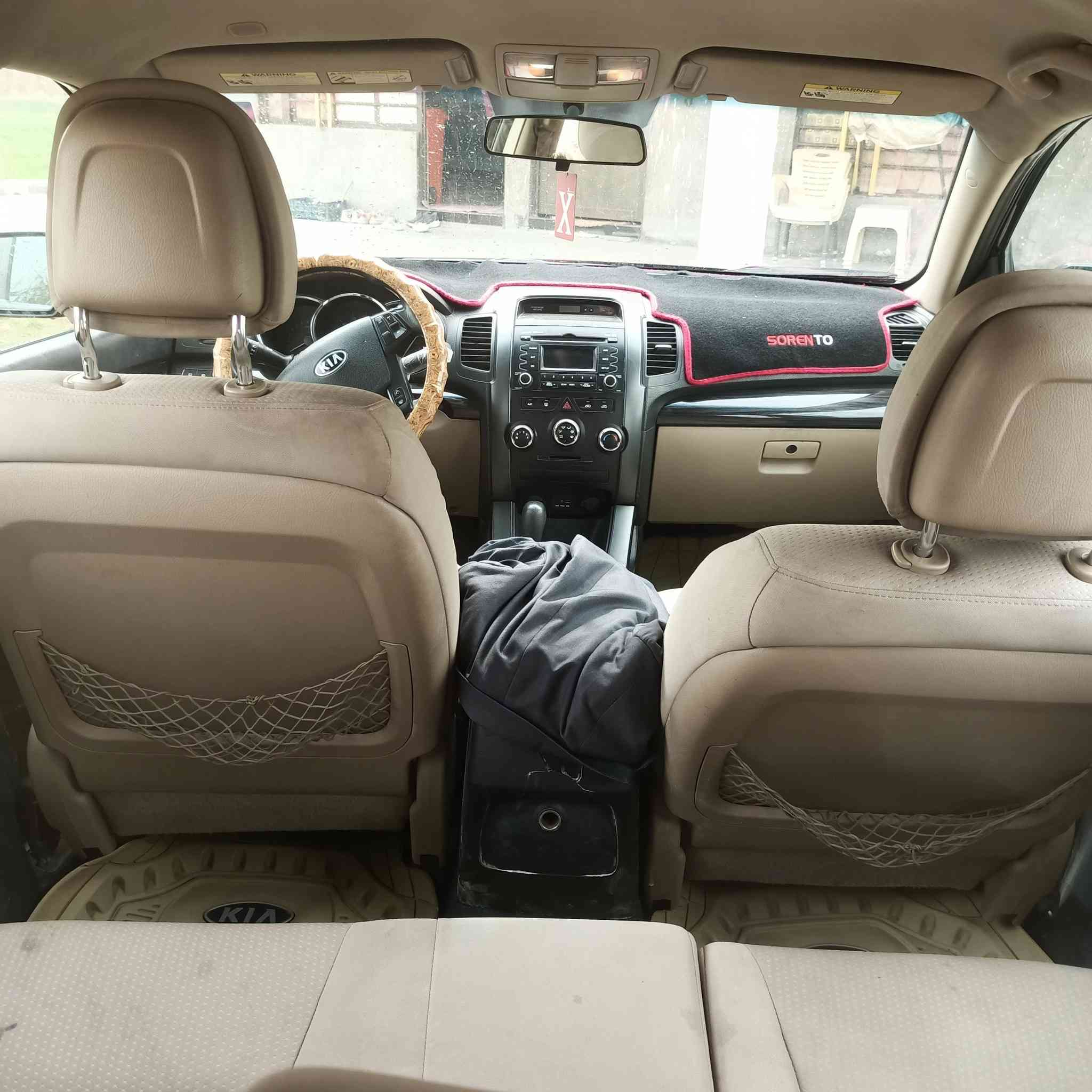 السلام عليكم 
سورنتو 2011 امريكي للبيع
سنويه لل 2029 رقم بابل تحويل مباشر 
اربعه سلندر مكينه 2400 تخم تاير
قبل لا تخابر شوف الصور والسونار زين 
والموشراي لا يبقه يسولف ويكسر بحلال الناس
سياره ما تخلي عليها الف دينار جاهزه وخير من الله 
*********** مكان السياره بابل جبله
