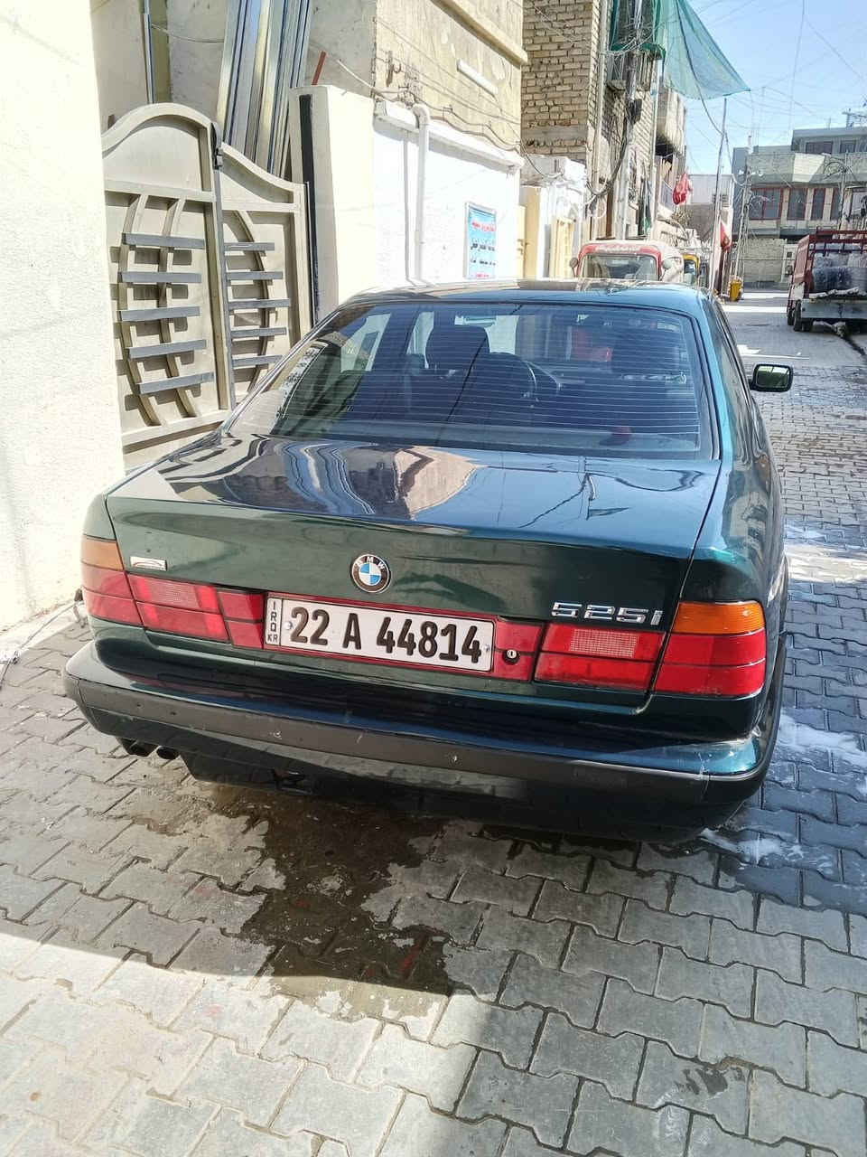 سلام عليكم بي ام 525 مسكر للبيع السياره نضيفه كدامك بصور وبلحقيقه بعد احله مكاني بغداد مدينه الصدر ***********
