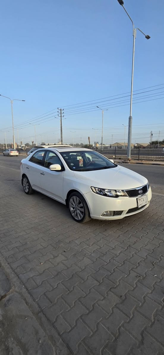 كيا سيراتو موديل 2013 فول مواصفات ماشيه 186 كفاله ماعدا الموضح بل صور  السعر 112 اتصال***********
