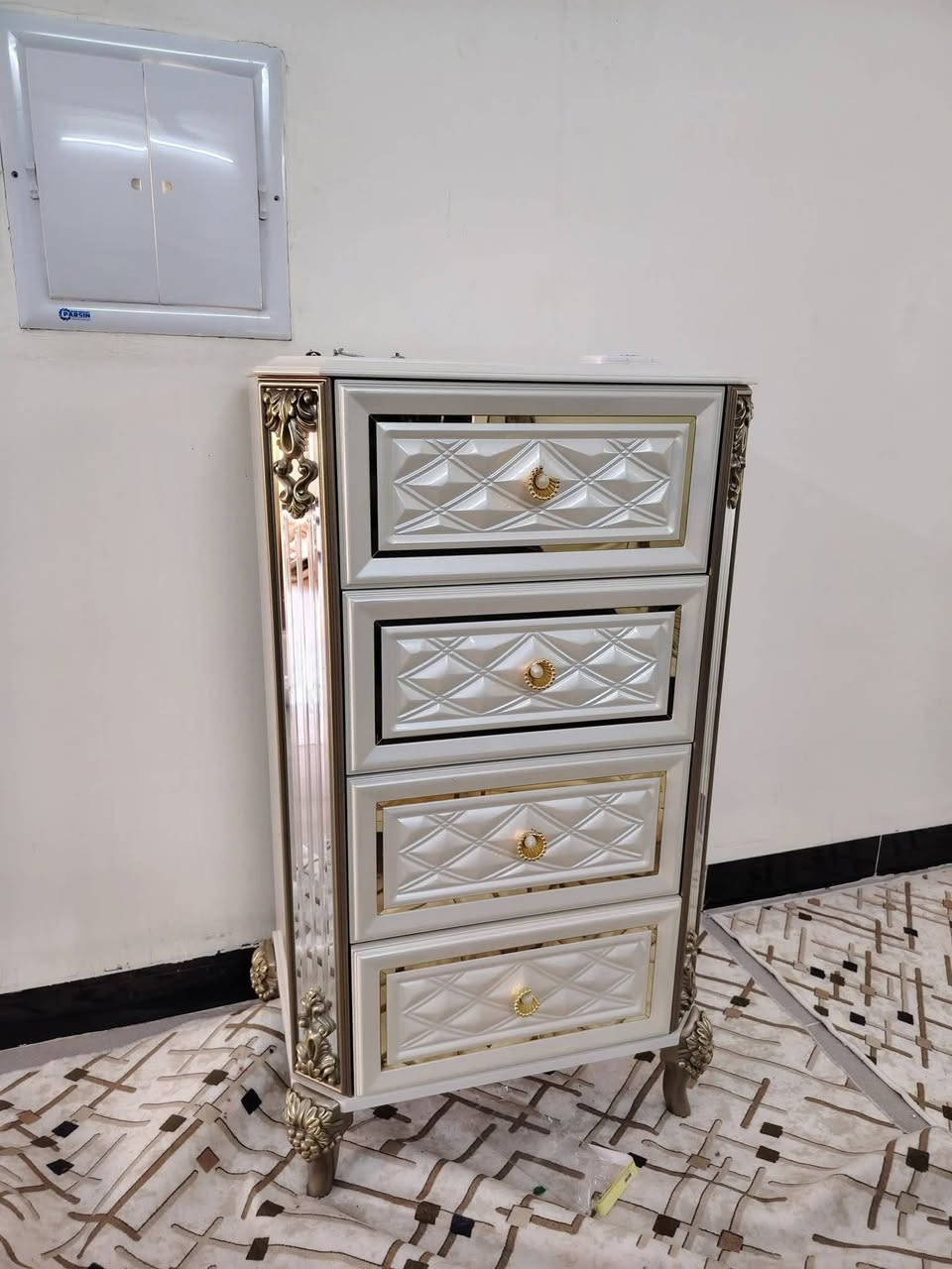 غرفة نوم ملكيه اناقه والجمال وينهم العرايس تعالو شوفو فخامة غرفه بسعر مناسب كلش


**إذا كنت صاحب هذا الإعلان وتريد حذفه لأي سبب، رجاءا أرسل رسالة إلى الدعم الفني**