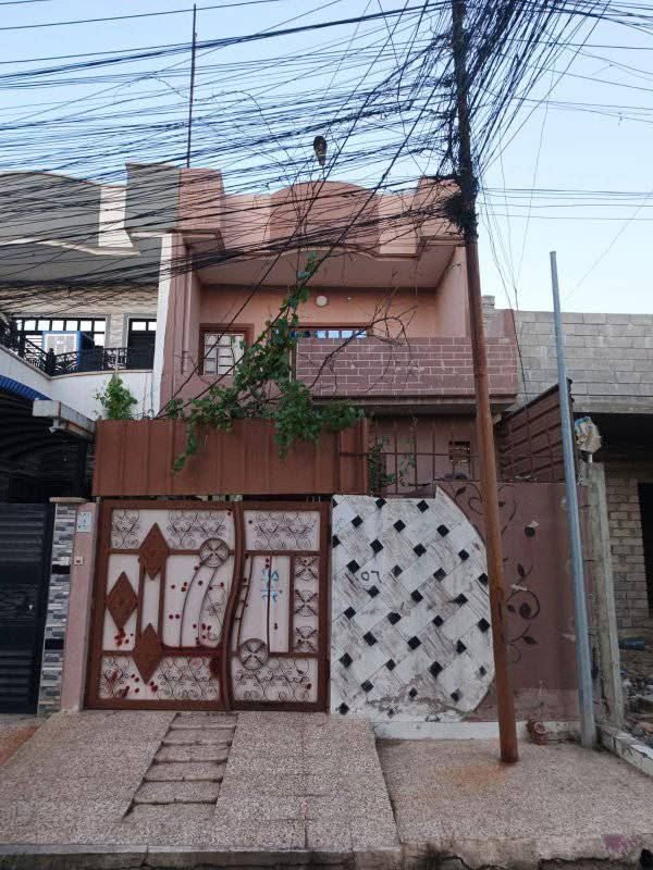 السلام عليكم بيت للبيع 100متر بي استقبال وهول وغرفه نوم وغرفه نوم جبيره بل طابق الثاني الموقع فوك الضغط  حي المعلمين للتواصل واتساب *********** فقط واتساب
