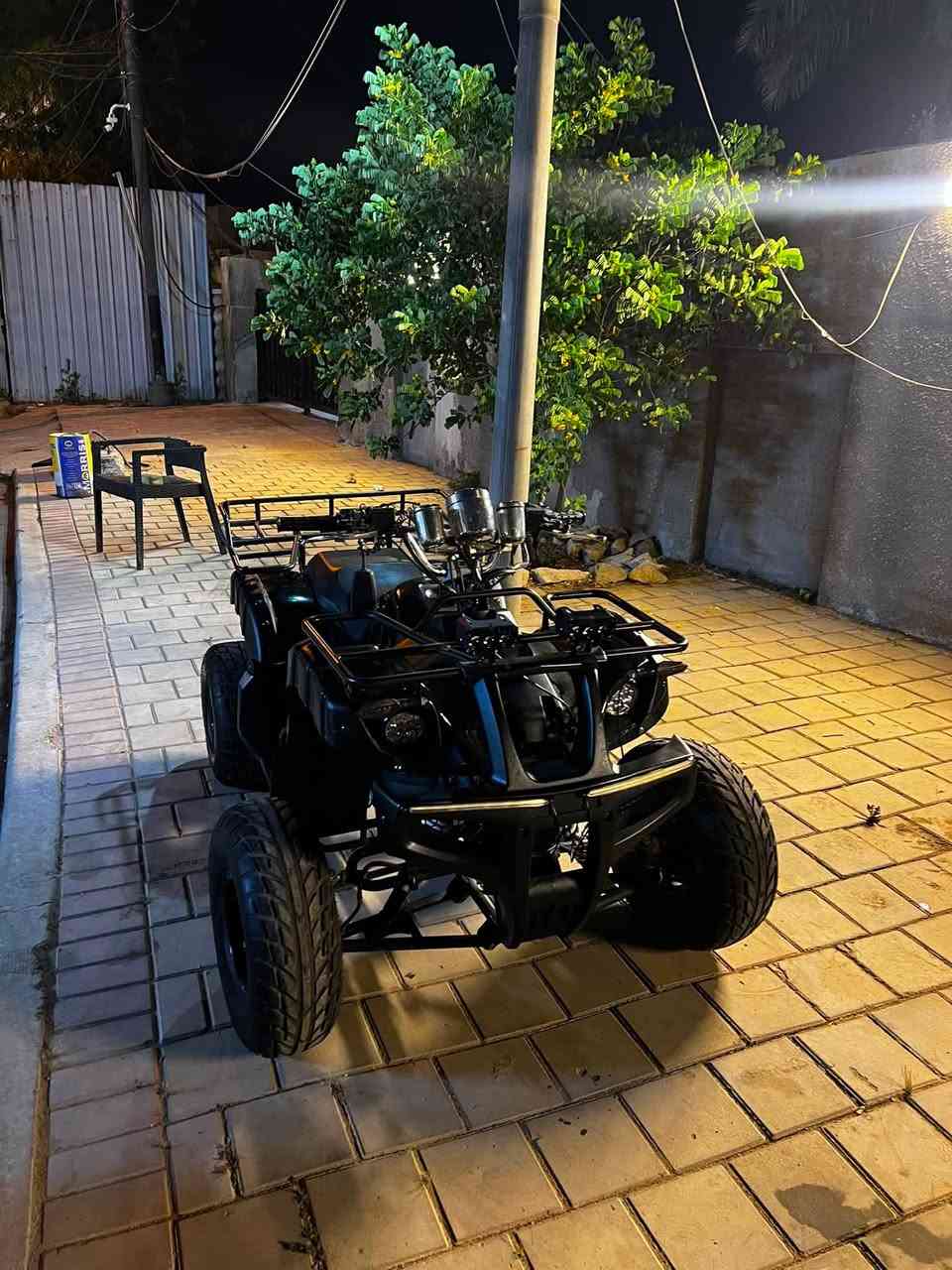 سلام عليكم دراجه رباعيه للبيع حجم 150 cc الدراجه نضيفه مناقصها شي مكانها بغداد الجادريه سعرها مليون ونص وبيها مجال بسيط ***********
