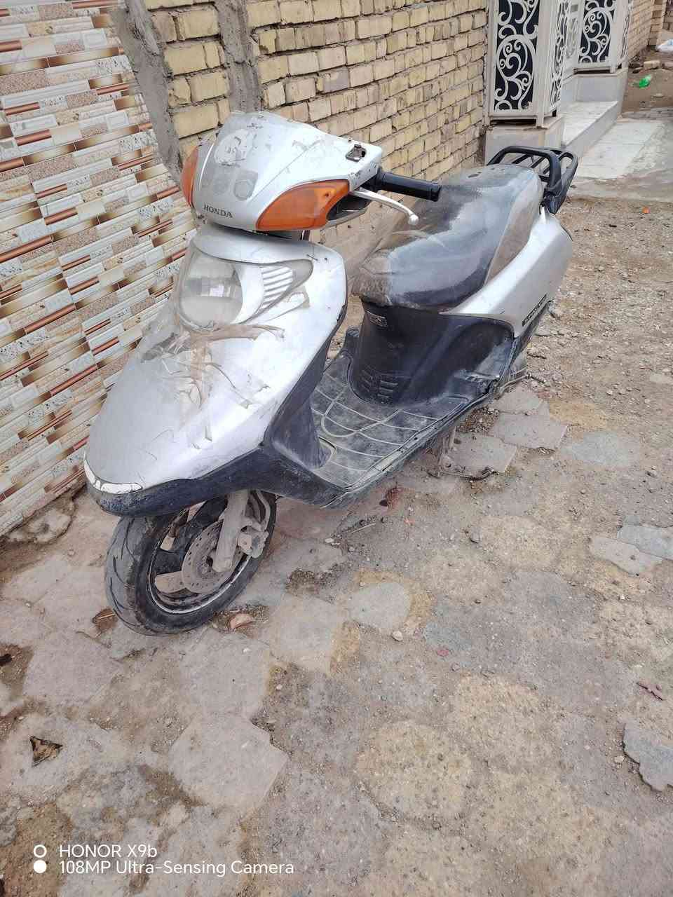 سلام عليكم/سبيسي للبيع ياباني رمبه الدراجه متروكه شويه كفرها الكدام شوي تعبان بس الدراجه خير من الله شغاله الدراجه مجفته تجفيت مضبوط كله اصلي سعرها 300وبيها مجال للشراي وهاذه رقمي ***********
