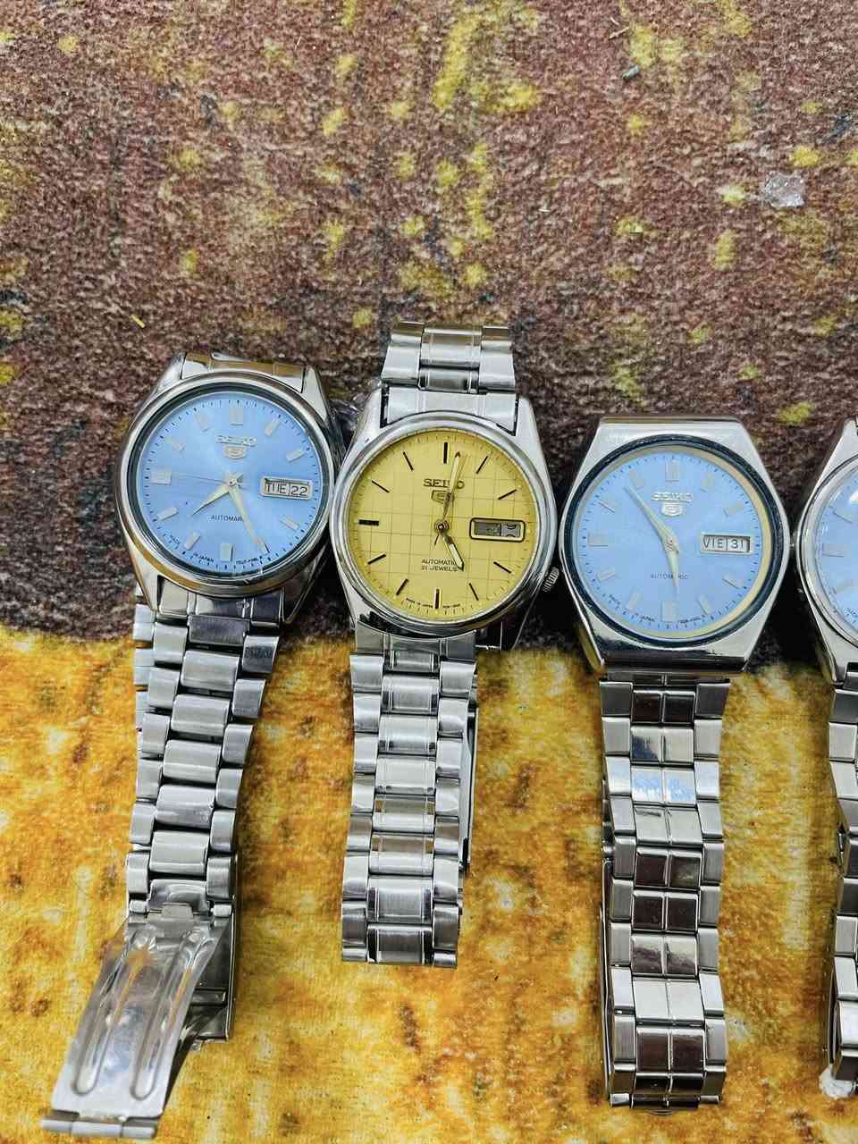 ساعات سايكو فايف اوتماتيك 3شغال و3 يحتاجلهمً صيانة 
أبيعك فحم المهتم يراسلني خاص


**إذا كنت صاحب هذا الإعلان وتريد حذفه لأي سبب، رجاءا أرسل رسالة إلى الدعم الفني**