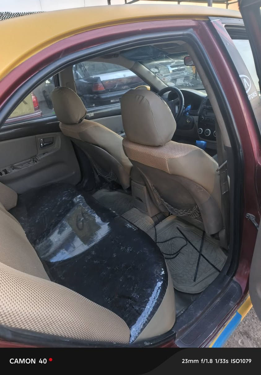 سلام عليكم للبيع سبكترا موديل 2009 وارد أمريكي ضررها جامرلغ الخلفي جوه القبق البانزين بدون أي داخل رقم بغداد مشروع وطني سنويا جديدة خطها جوال مصفره هيئة وغرامات كير مكينه تبريد نقص فقط صونده صدر امامي خلفي خير من الله بس ستر ربك 
السعر/ ( 74 وبيه مجال بسيط). 
الرقم الأول/ ( ***********).
الرقم الثاني/ ( ***********).
العنوان/ ( ديالى بعقوبة).
