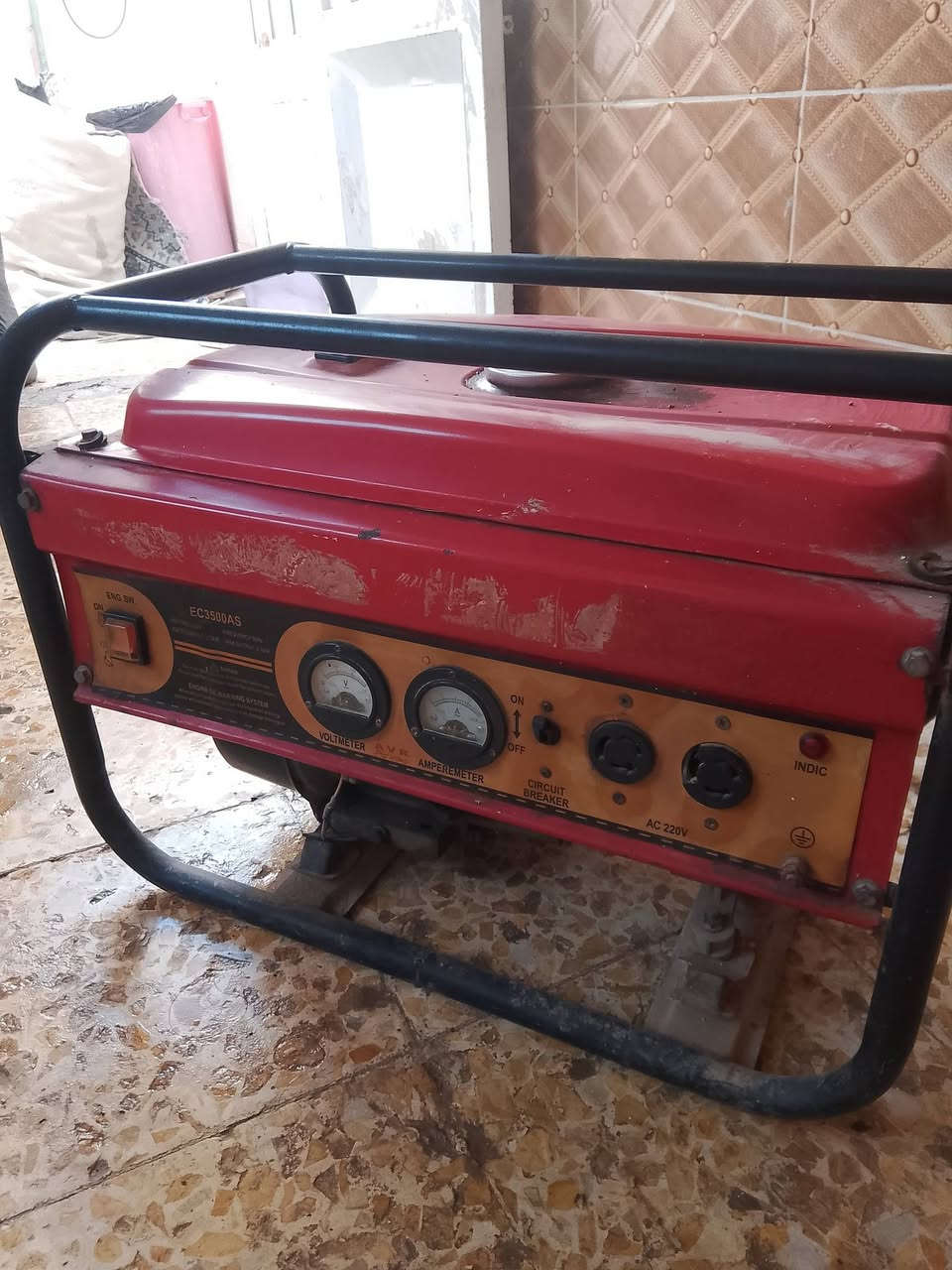 مولده نضيفه ماداخله تصليح 12امبير 
س 100وبيها مجال قليل


**إذا كنت صاحب هذا الإعلان وتريد حذفه لأي سبب، رجاءا أرسل رسالة إلى الدعم الفني**