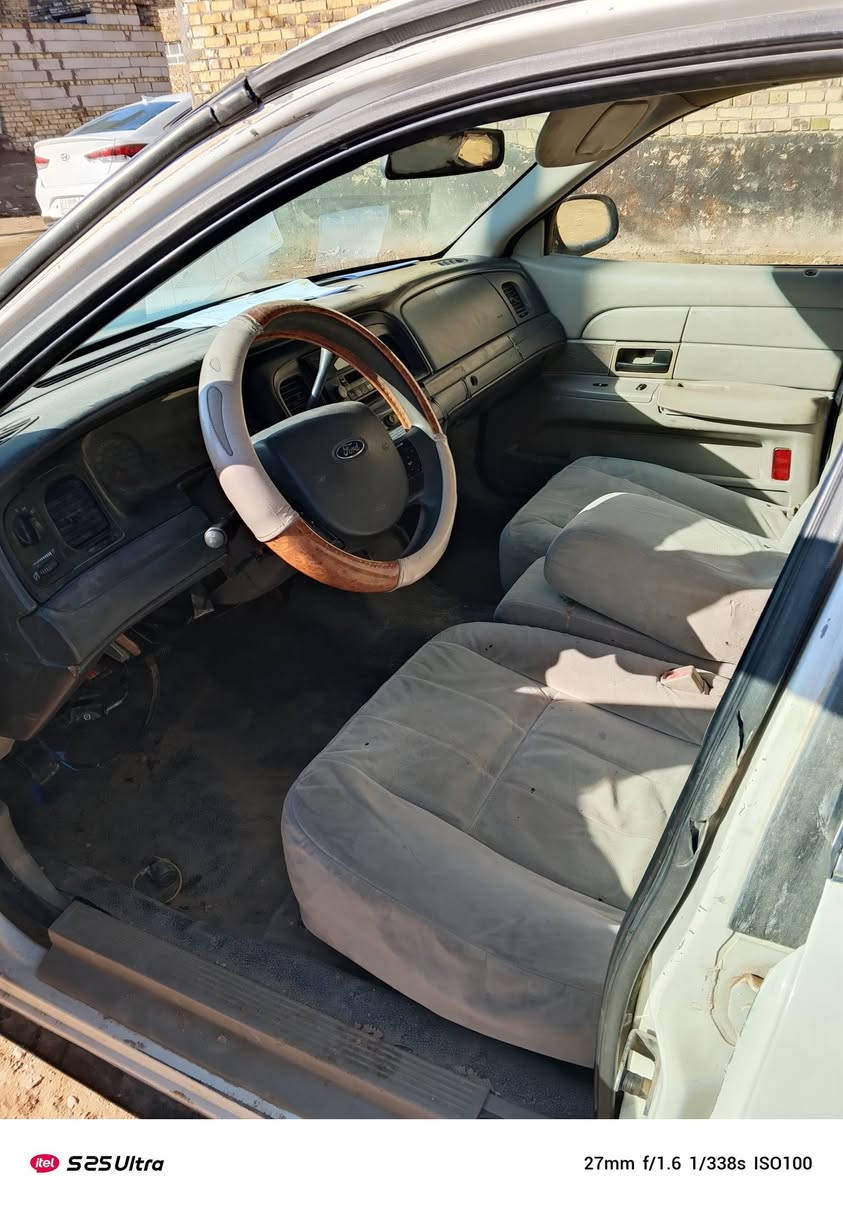 فورد فكتوريا موديل ٢٠٠٦ بيها مشكله بالكير فقط 
السعر ٢٠
‏‪***********‬‏
