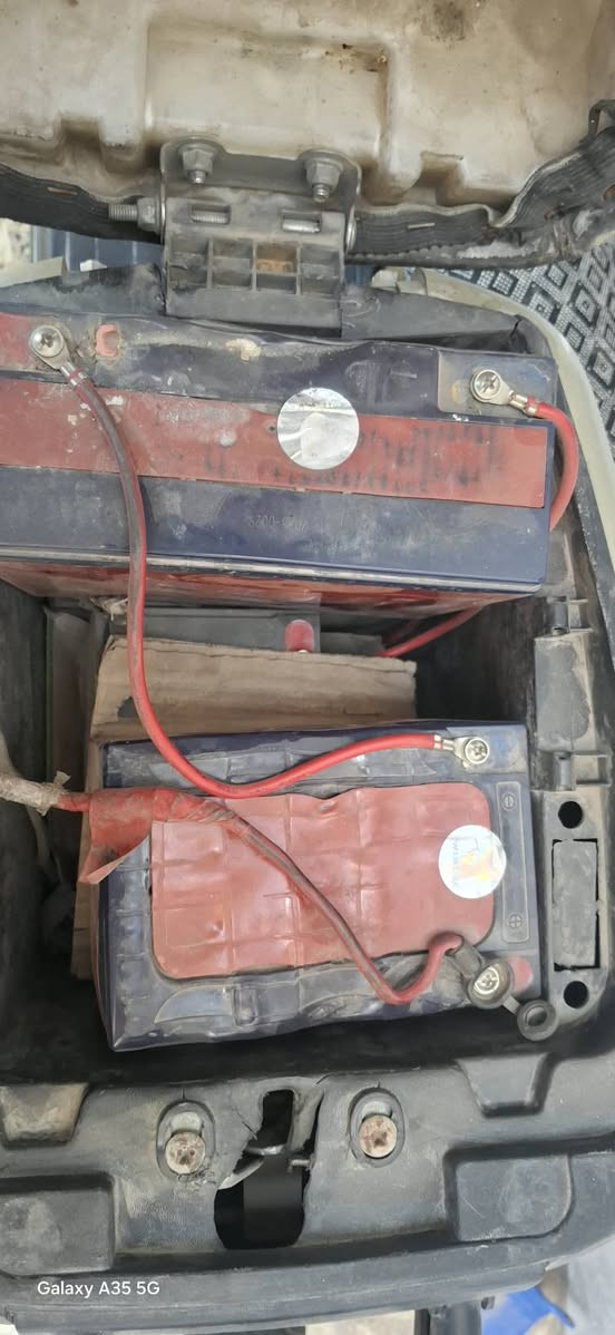 سلام عليكم  من رخصت الادمن
للبيع دراجه شحن R9بطاريات 5حجم كبير. 
نص عمر السعر 250وبيه مجال  التواصل ***********
