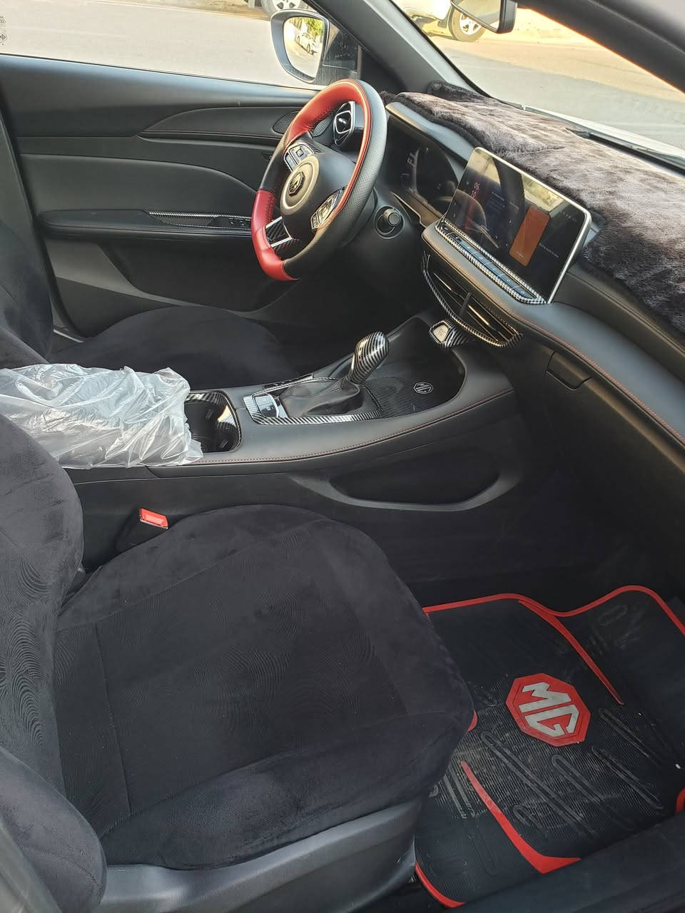 Mg gt 2025
10کیلۆمەتر ڕۆشتوە بێ بۆیاخە فول جوانکاریە 
هسیعرەکەی 129گەڵایە 
***********
