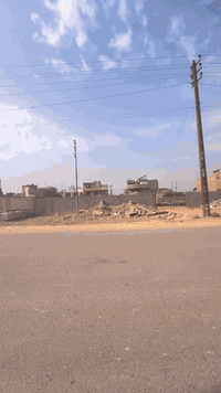 سلام عليكم 1700 متر للبيع. موقع الأرض. سريع حله بغداد. منطقة كوريش. خط اول مباشر ع سريع الارض طابو صرف.
طابو المحموديه.سند بمساحه مذكوره. فقط. باسم شخص واحد تصلح بانزين خانه اول مطعم او مركز تسويق ضخم. مسيجه بالكمل. من كل الاتجاهات 
الآرض الوحيده بهذا المساحه. معروضه. للبيع. بهذا الموقع. الاستراتجي سريع حله بغداد. قبل أفران باب الاغاااااا 
الاستفسار عن تفاصيل اكثر يرجى الاتصال 
***********
***********
متوفر وتساب. 
ليث العبيدي
