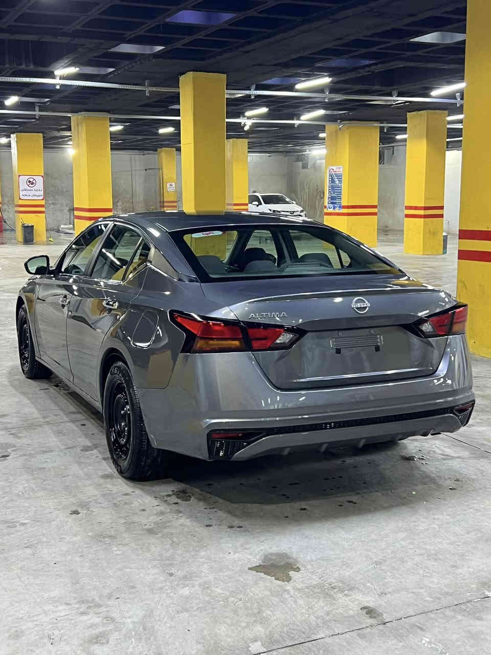 سلام عليكم ورحمة الله وبركاته
نيسان التيماا 2023 s 
قطعتين صبغ جملغ امامي سايق صبغ جملغ خلفي سايق صبغ ولابواب جهة السايق امبدلات بلاد 
بيهة دواخل التكمة فقط 
السيارة جاهزة وكلش حلوةبدون نقص 
ايرباك فقط بردة طاگة وراجع سستم
ماشية 49000مايل 
امامي خلفي كبس 
السيارة كاتي باقي اكثر من شهر لترقيم 
امسوي هزة وبراد 
السعر 130 وبي مجال 
مكان السيارة كلار 
ر.ت ***********
