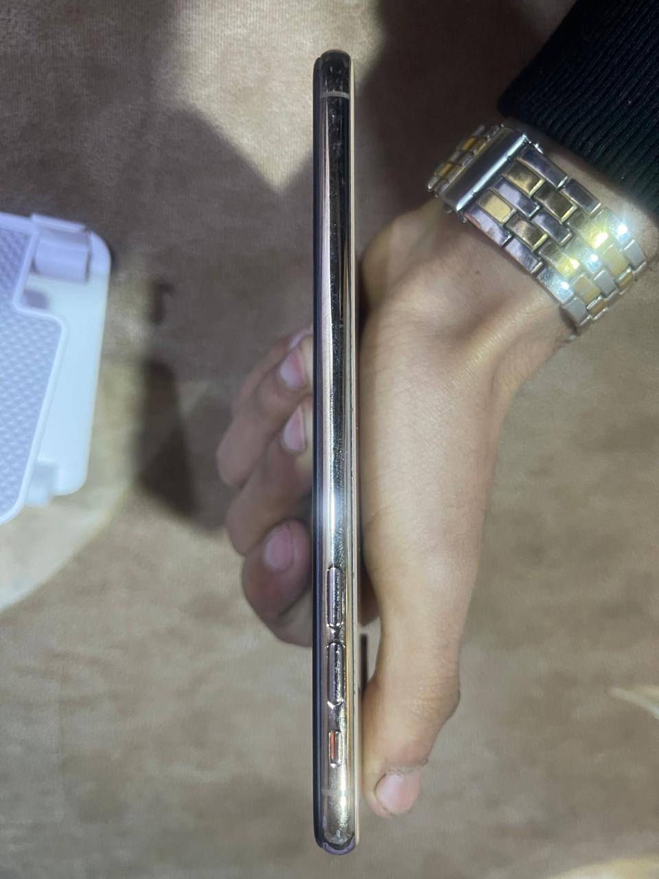 السلام عليكم ورحمه الله
ايفون اكس اس ماكس موصفاته 
ذ 512  عملاقه بطاريه 85 شاشه 3 نموذج M
خيارات خط تصال تكنيك كله شغال 
مشاكله فيس ايدي متوقف شاشه مبدله بس اصليه والوان تخبل و3 خيارات وضهر مبدل اصلي بس مبينن و كامرات مرات ميشتغل اثر وكعه   رقمي *********** بي وتساب
