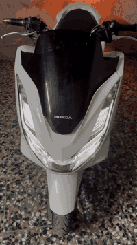 يالله بي سي اكس جيل الرابع وارد كوري كفالة عامة مكينتهة 125خرسة لدراجة متنسمع بعدهي بحالة الوكالة سعرهة 18$قفل بدون عملة ***********بدون مراوس
