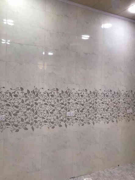 بيت للبيع طابقين 54متر 
بناء درجة أولى في كربلاء حي الزهراء
              شارع بغداد مقابل عامود 20 قريب للشارع
كافة الخدمات ماء كهرباء مجاري تبليط
        السند 25
يتكون البيت من استقبال +صاله +صحيات 
+مطبخ أوبن مفتوح على الصاله
الطابق الثاني يتكون صاله + غرفة نوم عدد2 نظام سويت مع صحيات  والبيتونه
السعر 120مليون 
عقارات كربلاء في حي العباس ع ***********
