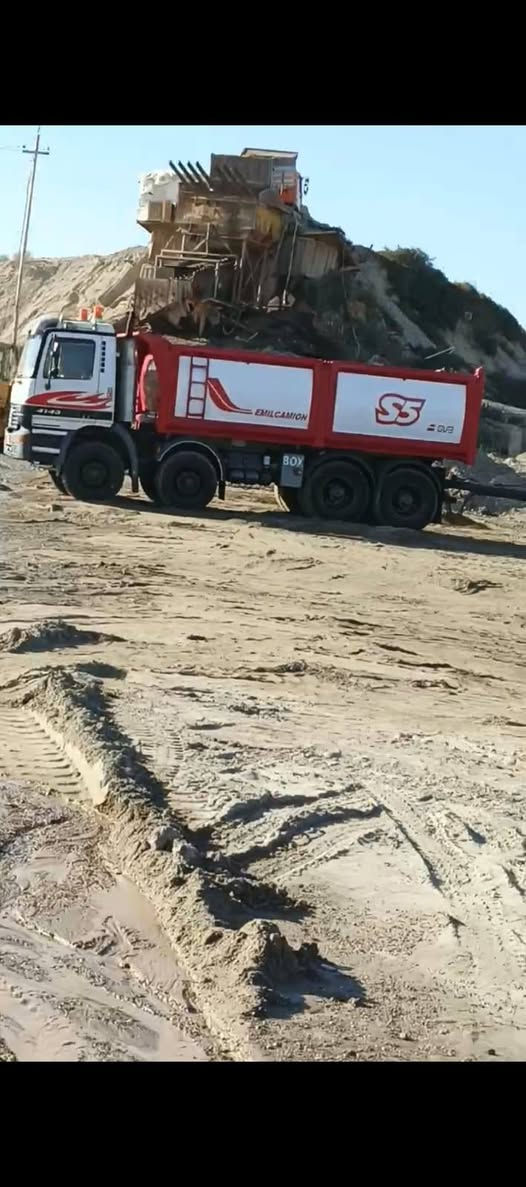 اكتروز لبيع موديل 2000 موديله مامعلايه كير كهرباي قاطره ومقطوره *********** صلاح دين دجيل
