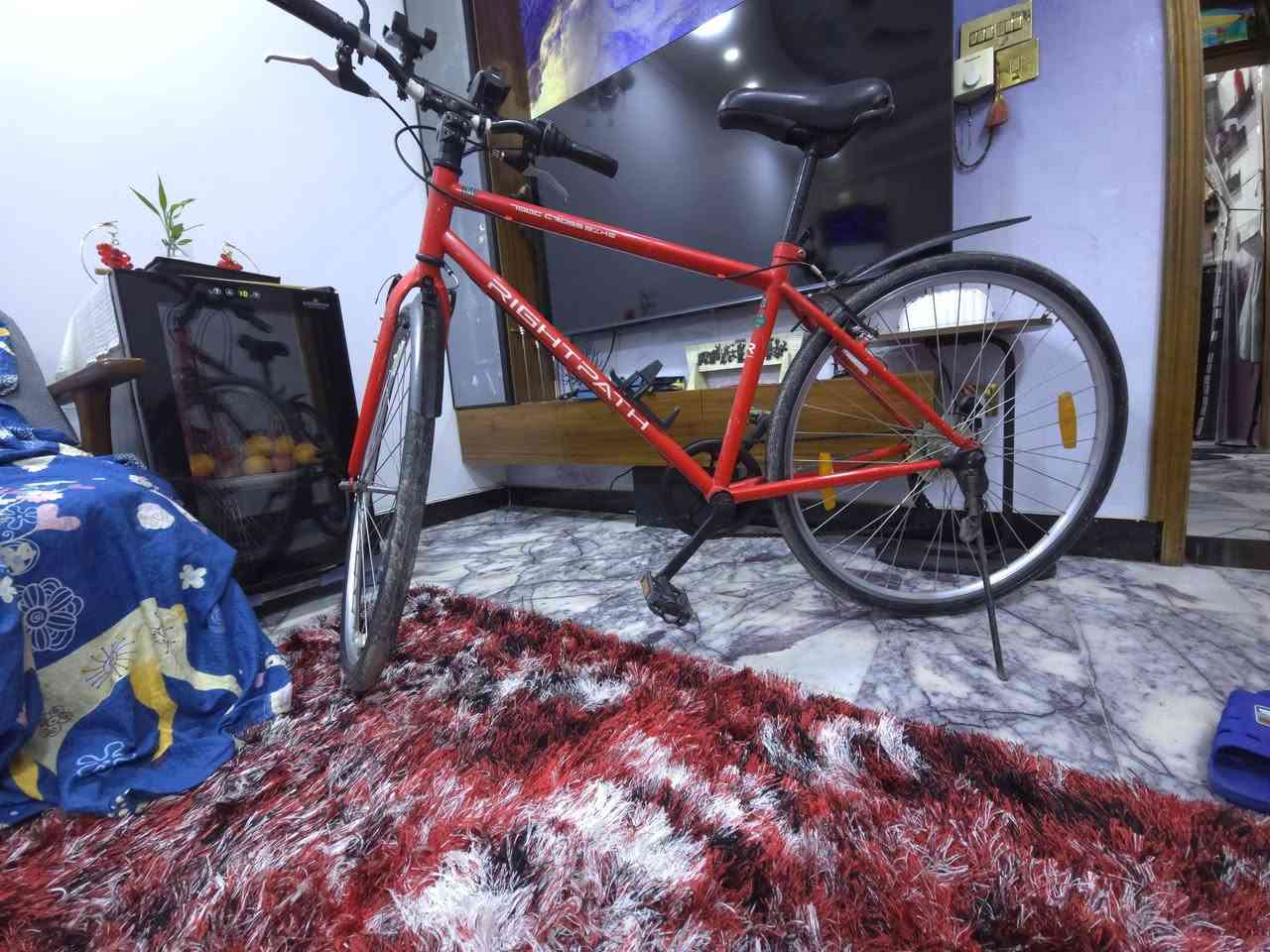 السلام عليكم . من رخصه صاحب الكروب  بايسكل للبيع s700 حجم 28  بحاله جيده من كل النواحي علمآ تايرات مع الجوابه تبديل قبل شهر مكاني بغداد السعر 175 للتواصل على الخاص  الماسنجر مفتوح


**إذا كنت صاحب هذا الإعلان وتريد حذفه لأي سبب، رجاءا أرسل رسالة إلى الدعم الفني**