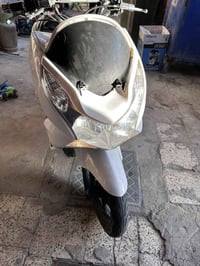 Pcx  جيل اول ياباني ماشيه 48 الف مكينه ناعمه ممفتوحه اوراقها كامله + ا...