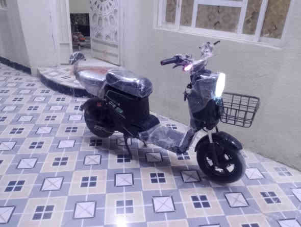 ار تسعه موديل 25 جديده وشغله من كلشي 4 بطاريات جدد سعر 450, ***********
