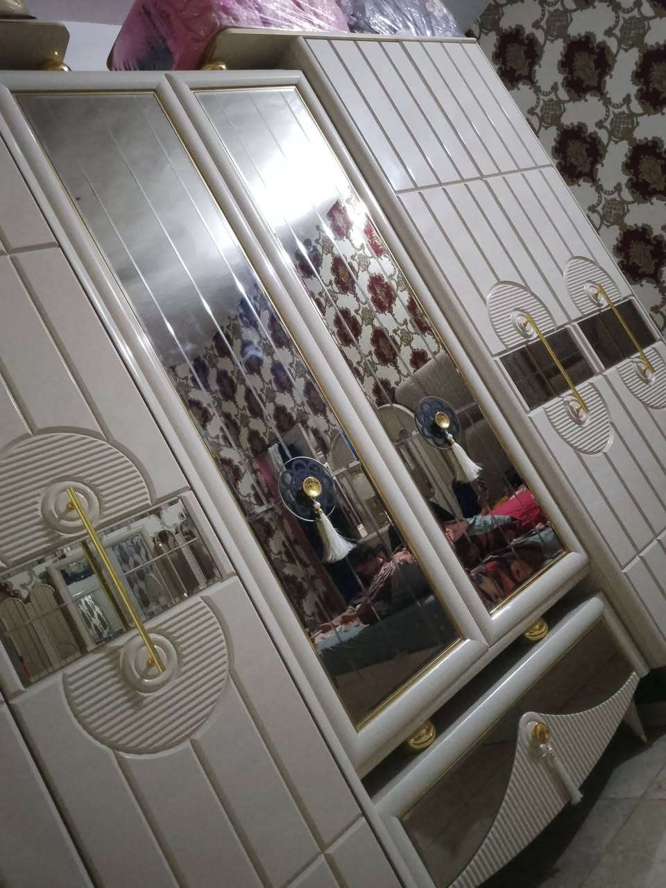 السلام عليكم غرفه تركي للبيع مكاني بغداد الدوره سعر مليونين 2500 ()*********** متواجد واتساب
