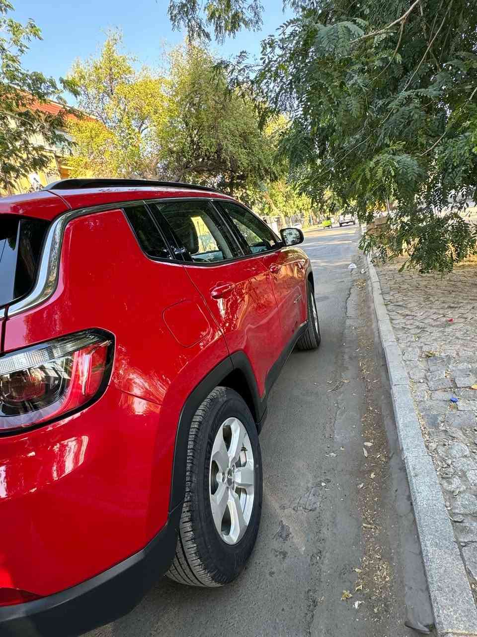 السلام عليكم ورحمة الله
للبيع سيارة: جيب كومباس  موديل 2021

•الضرر: جاملغ و باب السائق  ( البجم كبس ) 

•الرقم: اربيل الجديد 

•الايرباكات: دركة ودشبول

 

مكفولة من الشاصي و اللغد 

•المواصفات :

▪️المحرك: 2.4L (اربعة سلندر)

▪️ ماشيه 68 الف ميل 

▪️ويل كب  مع طقم تايرات جديد

▪️بصمه 

▪️تشغيل عن بعد

▪️كامرة خلفية

▪️كشنات السيارة جلد و مخمل 

▪️تدفئة لكشنات المقدمة ستيرن تدفئه 

▪️شاشة 

▪️تبريد قطعتين امامي وخلفي

▪️سايد بريك دكمة

▪️سستم صوت

▪️تحكم ستيرن جهتين بلوتوث وحاكية وكروس سرعة وتحكم صوت 

▪️نظام ABS مانع انزلاق

▪️ ، مرقمة أربيل وجاهزة.

السياره كامله وما ناقصها شي 

ملاحظة :  هنا بالعراق. صار بيها صبغ بالكرن مال الجاملغ امامي مكفول من الضربه والحادث 

السعر المطلوب: 135 💵💵 ورقة 

 

مكانها : بغداد - الدوره 

للاتصال : ***********
