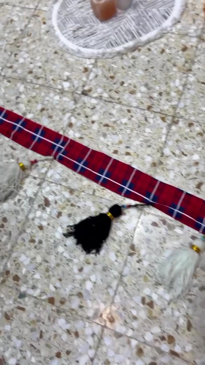 شغل يدوي وارتب   اكو حسب طلب واشتغل سفينه متر ب ٥ كركوشه بالف كميات كبيره اشتغل ورقم *********** ولون وحجم وترتيب حسب اختيارك هم اكو وسعر يختلف
