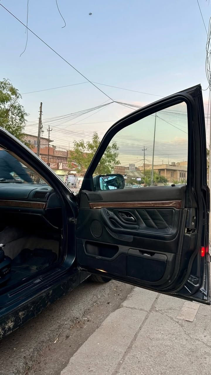 ‏ bmw للبيع 

السعر 55

بي ام صقر كاسحة 740 

موديل 1996

محرك 4400

كير اوتوماتيك + عادي 

نظام اي بي اس ABS + مانع انزلاق تركشن 

وضع قيادة عادي + سبورت

رقم الماني + كوبون + مشروع وطني سنوية 2027

غرفة جلد m كهرب

الكشنات هيتر + كشن السايق خزن ميموري وضعيات

مري جوانب كهرب - زئبق (ضد لايت العالي)

مراية وسطية كهرب 

دبل جام + كهرب

تبريد + تدفئة -التبريد قطعتين 

صندوق شفط

سنتر لوك كامل - قفل مركزي 

سويج تشغيل + سويج ريموت تحكمات

شاشة ايباد مع كامرة صندوق

حساسات امامي وخلفي بالدعاميات بس مامربوط

حساس صعود الجام ع ايد الشخص يوكف الجام

حساسات سكيورتي نظام امان شغال مع هورن 

سيدي جنجر بالصندوق

تحكمات ستيرن + ستيرن يصعد وينزل 

صبغ عام جمالية 

منظومة البانزين كاملة و نظيفة وعليها ادامة 
خابر وادلل ***********
مكان السيارة بالموصل - الايسر

#موصل #الموصل #نينوى
