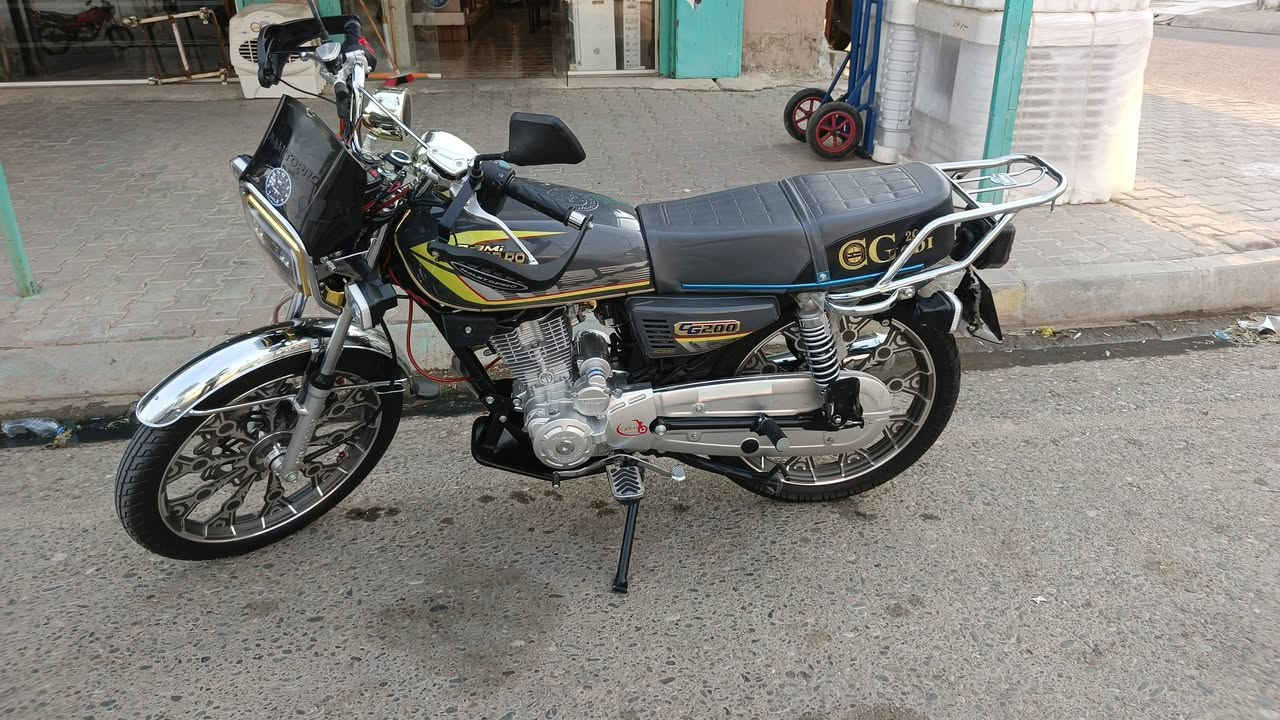 سلام عليكم دراجه 5كير نامي برو 2025 دراجه كلش نضيفه لون مميز محرك 200بصمه وكارت وسعر 850وبي مجال عنوان كركوك رقم الهاتف ***********
