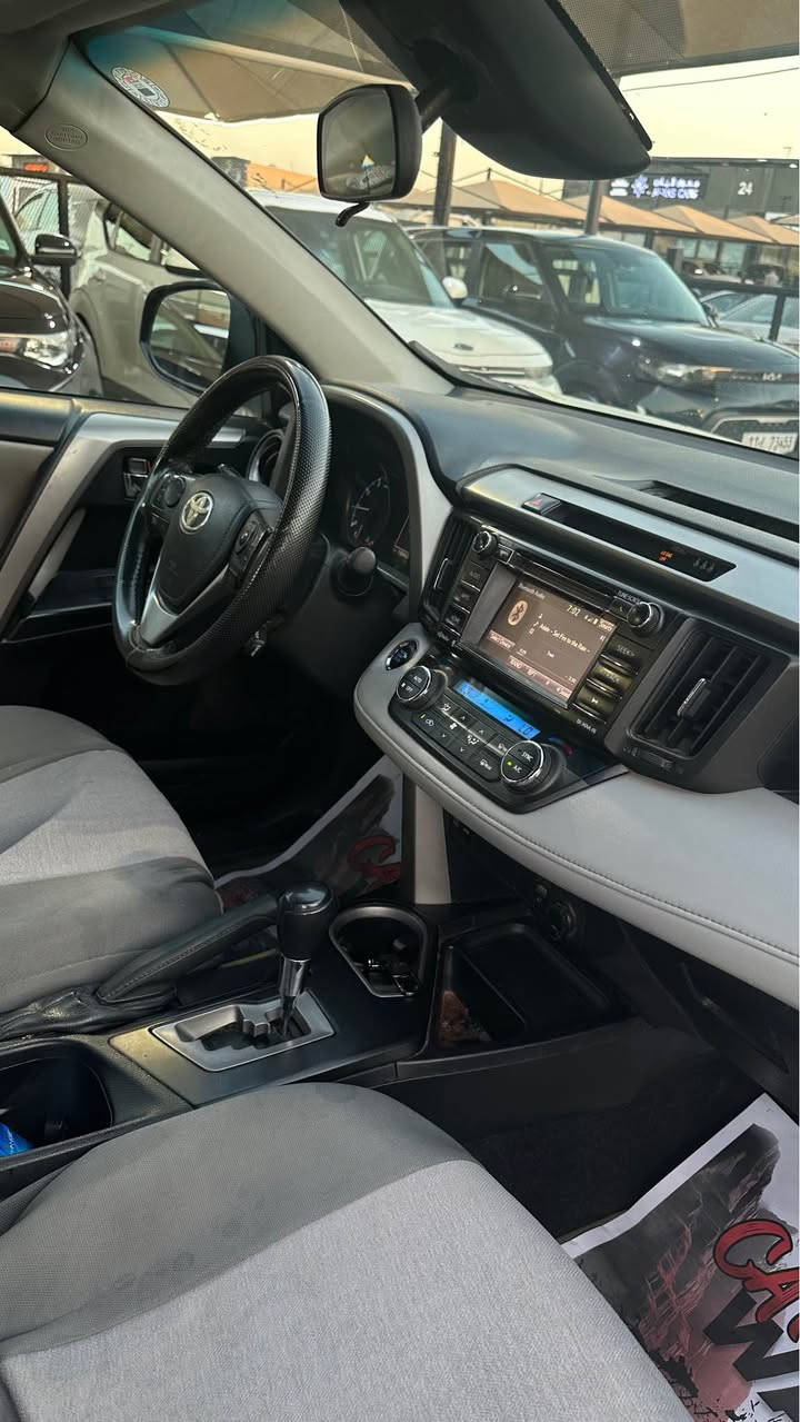 السلام عليكم 
راف فور 2017 
ماشيه 235
المواصفات فئة Xle 
فول مواصفات 
تحديد مسار
رادار 
فتحه 
بصمه 
داخل جلد لونين
وبقية مواصفات الxle 
السياره حادثها سطحي صبغ بنيد وصندوق وتكحيل اصبعين بالباب الخلفي وبيها بارد كم مكان  فقط الباقي مكفول حتى الدعاميات بلاديه حادثها جداً خفيف 
رقم السياره اربيل ب اسمي 
مكانها كربلاء 
االسعر 157وبيها مجال قليل 
للاستفسار اكثر *********** كربلاء, العراق
