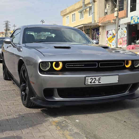 السيارة كلش نضيفة ممتعوبة اي نقص مابي من كل النواحي 
دوج جالنجر 
المحرك 3600 -  sxt ماشة 69 الف ميل
 موديل 2016
شاشة كبيرة 
كشن كهربائي 
تبريد قطعتين 
امراية هيتر 
اضافة كماليات كاملة 
لحية + دوسة + دفيوزر + سبايدر 
الضرر - بس حادث بأمريكا وناشر صور الحادث 
السعر  164
***********
