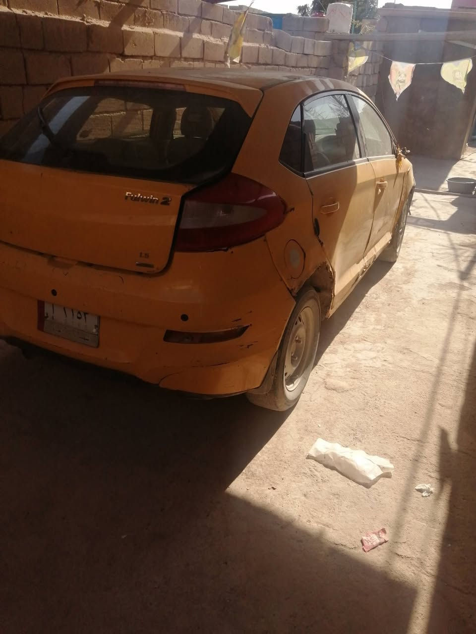 شيري صفره للبيع سيارة شغاله مابيه شي ابيع كوم حديد السعر ٨ ورقات اتكفلها بس من السرقه رقم ***********
