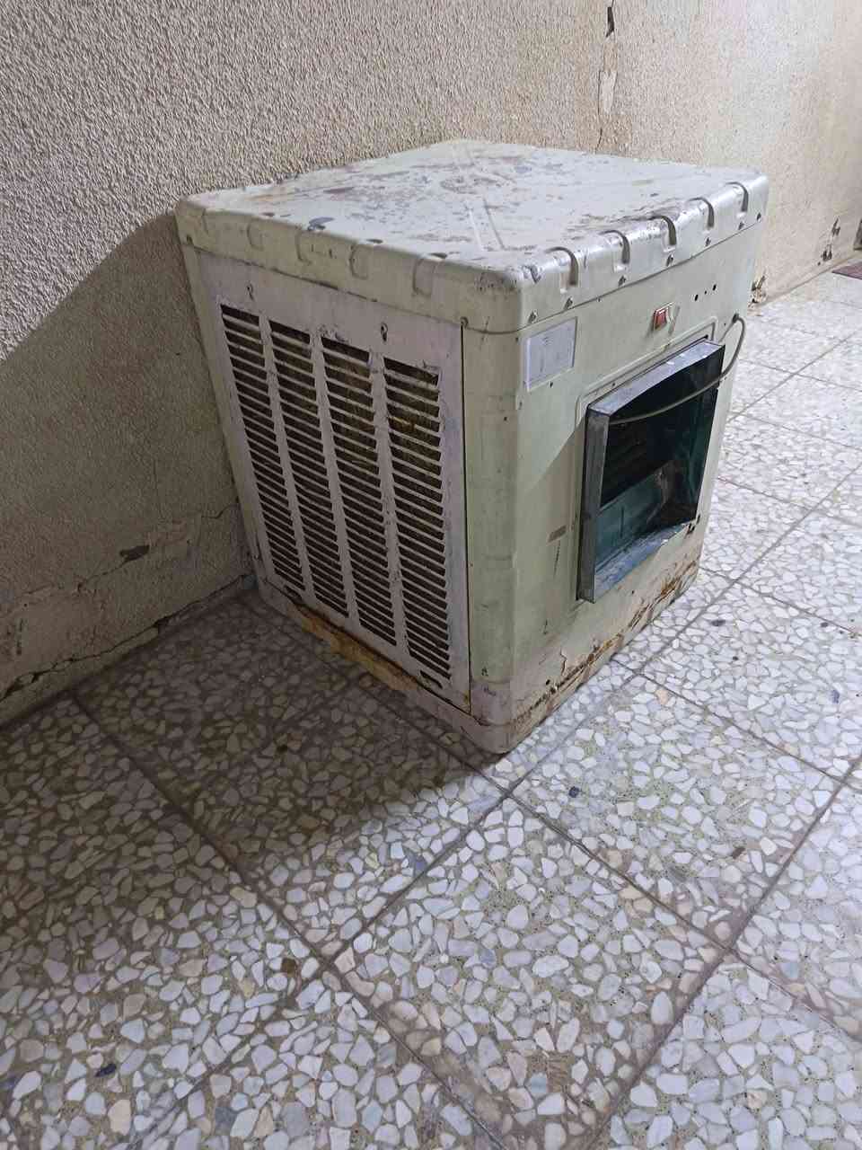 السلام عليكم
مبرده وصوبه زيتيه للبيع مكاني بغداد
***********
