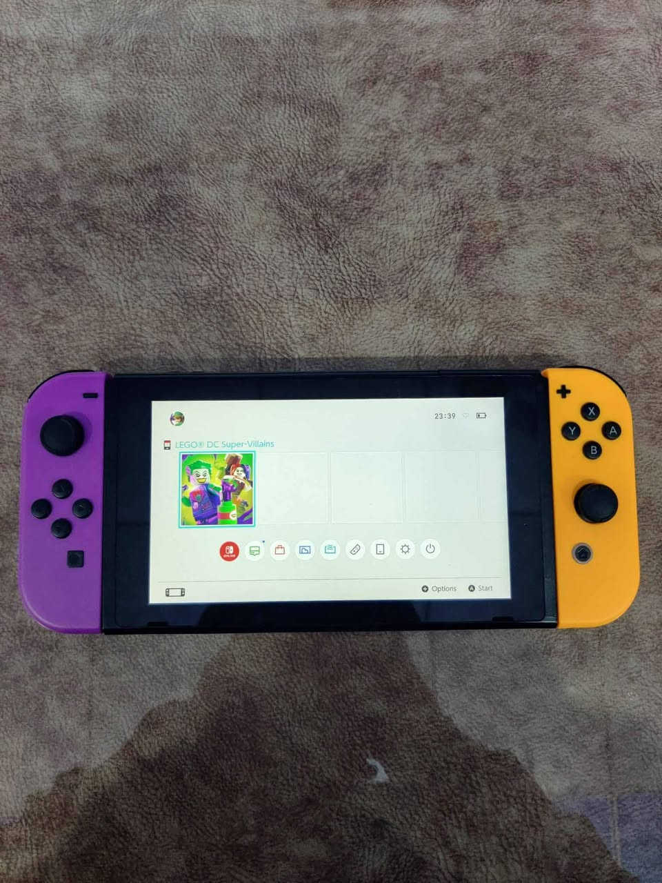 نينتندو سويتش Lcd مهكر قطعة نظامين اخر تحديث  اونلاين و اوفلاين (النسخة المحسنة V2 في النسخة المحسنة بطارية الجهاز تكون بطارية  قوية بقوة الاوليد في مدة التشغيل ) مع ذاكرة 256 كيكا اصلية مليئة بالالعاب مع كافة الملحقات الاصلية للجهاز و الجهاز مكفول من كافة المشاكل والاعطال 100 بالمئة 
السعر  250 الف 
توصيل بغداد ٥ الاف وباقي المحافظات ٦ الاف 
للتواصل ماسنجر او واتساب او الاتصال
‏‪***********‬‏
