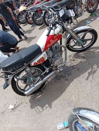 للبيع بارت كلشي شغال فيو السعر عل خاص.  7866155447
