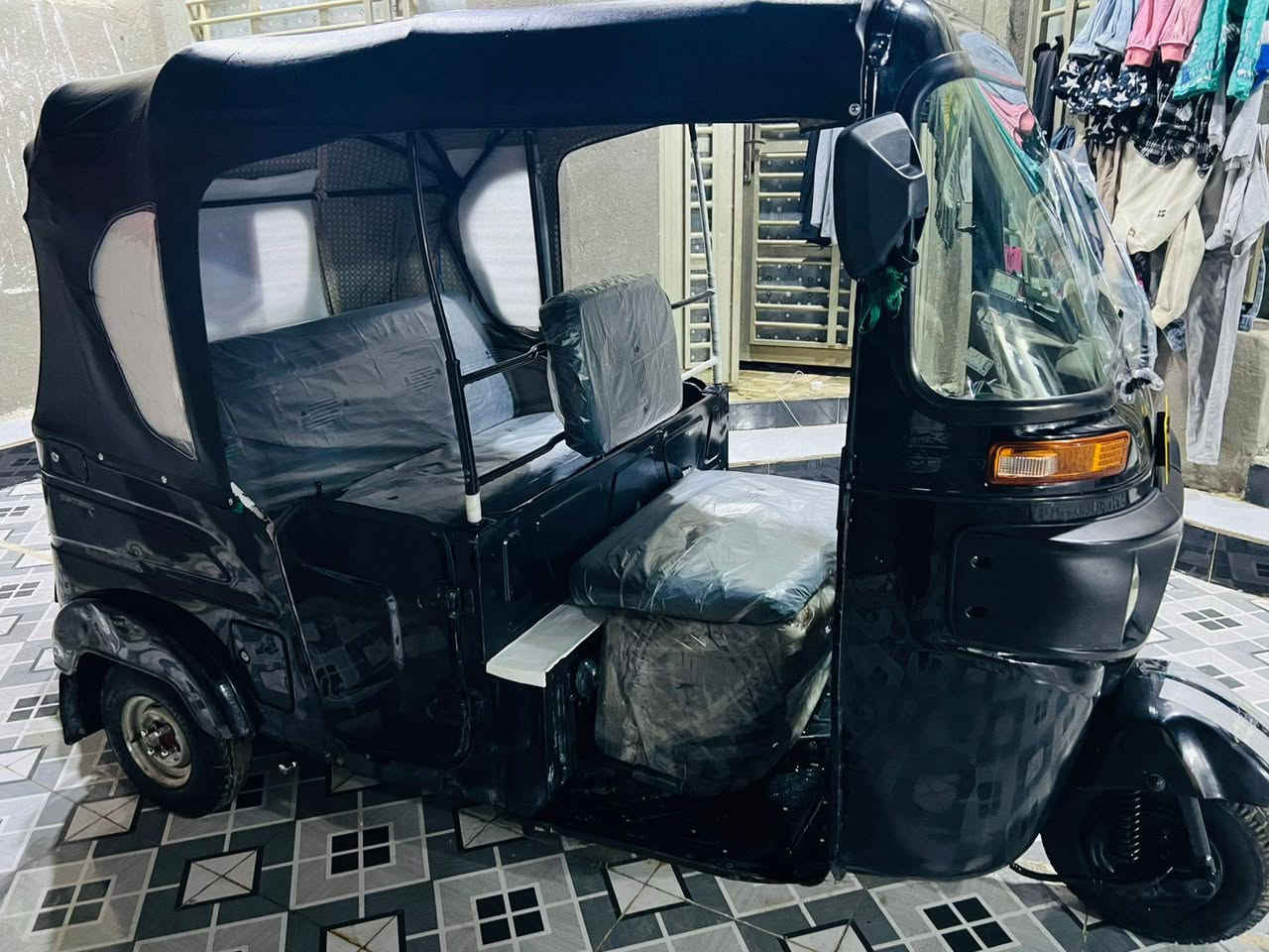 سلام عليكم تكتك للبيع رقم بابل كفاله عامه محرك كشر فقط ضربه بصيطه يم بك لايت المكان القاسم رقم ***********
