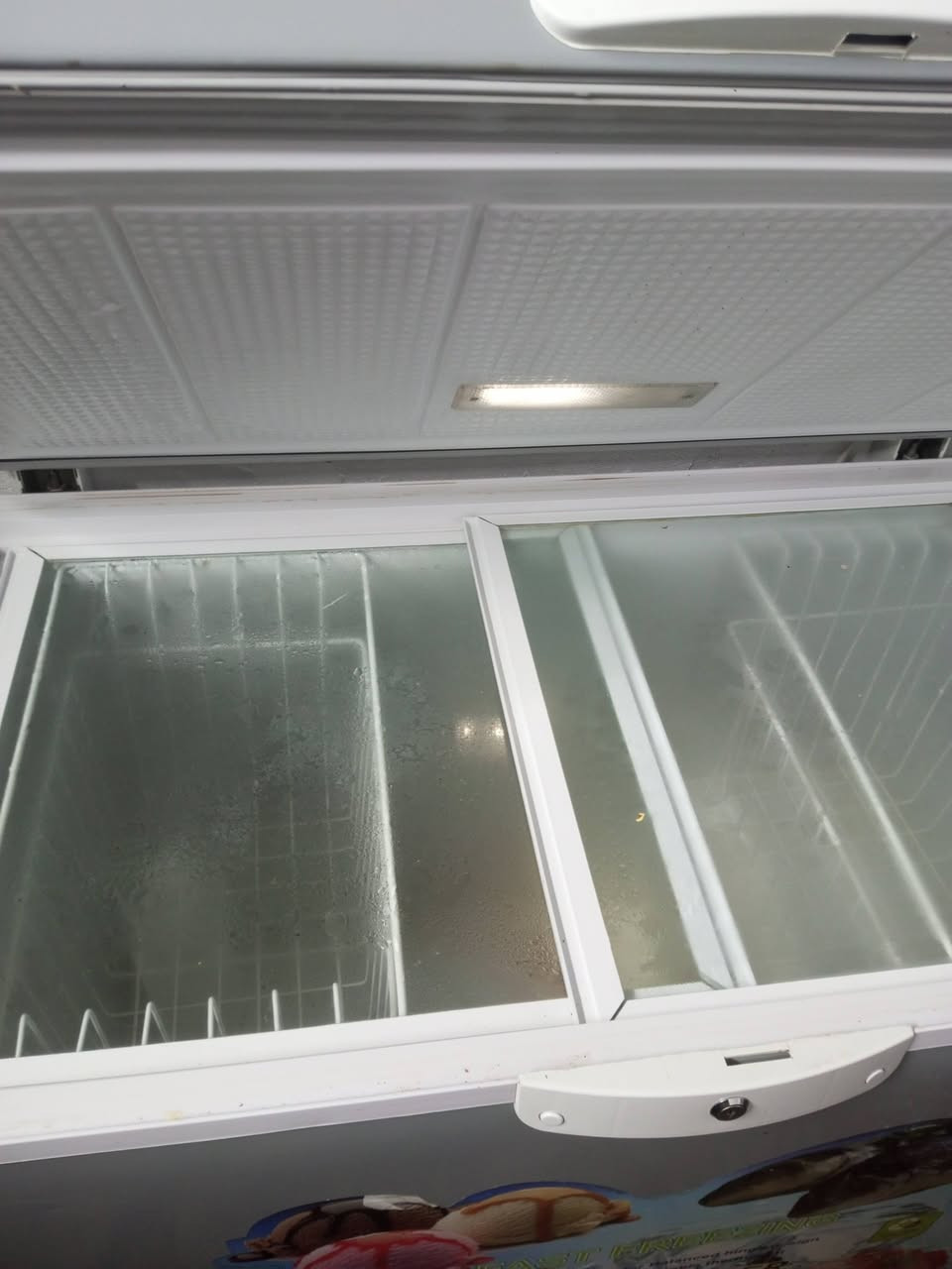 السلام عليكم عندي مجمده للبيعللبيع مكاني بغداد زعفرانيه سعر 250م.   ***********
