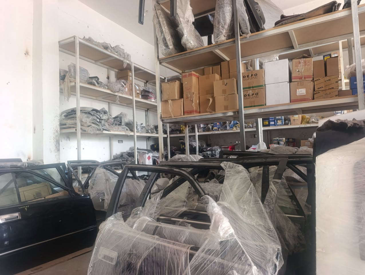 قطع غيار السيارات اليابانيه العنوان سوق الشيوخ طريق العكيكه السايدين مجمع الاصدقاء *********** التواصل خاص او واتساب.     خدمة توصيل جميع المحافظات
