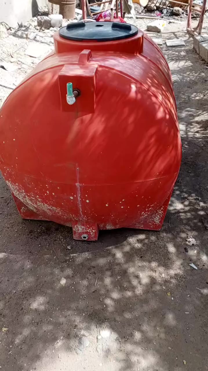 سلام عليكم تانكي لبيع بي شك بصيط كلش صغير بسعر مناسب مكاني بلحيانيه على المستطيل  بستين هاذ رقمي واساب فقط ***********
