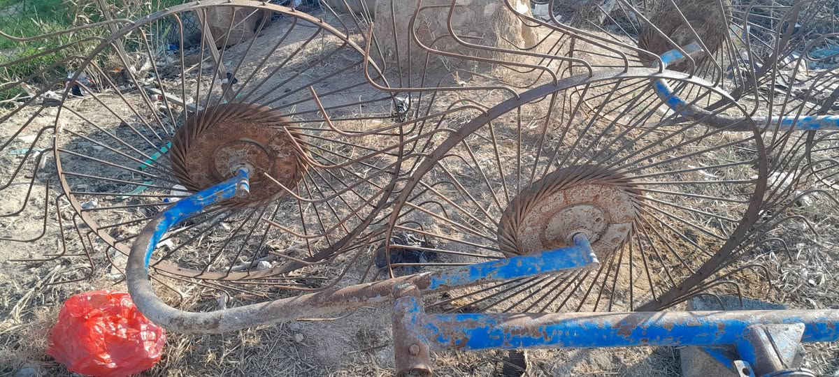 سويتر للبيع نضيف ميسان ***********
