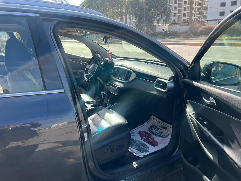 السلام عليكم
سورينتو٢٠١٩ وارد كندي كلين بدون صبغ بدون بارد
٧ راكب EX ومواصفاتها معروفة ووجود مواصفات إضافية 
حساسات امامية خلفية
رادار ونقطة عمياء
تبريد ٣ قطع
إشارة بالمري
٤ أنظمة قيادة
كراسي الأمامية كهرباء
تدفئة الكراسي الأمامية 
تدفئة الستيرن
شحن وايرليس
كشنات جلد طبيعي
صندوق كهربائي
أوتوماتيك فور ويل درايف
مأخذ كهرباء عدد ٢ (١١٥ فولت)
شاشة كبيرة
فتحة سقف بنوراما
محرك ٣٣٠٠ 
إدامة كاملة للمكينة
السيارة ماشية 88.700 كيلو قابل للزيادة
للاستفسار ***********
