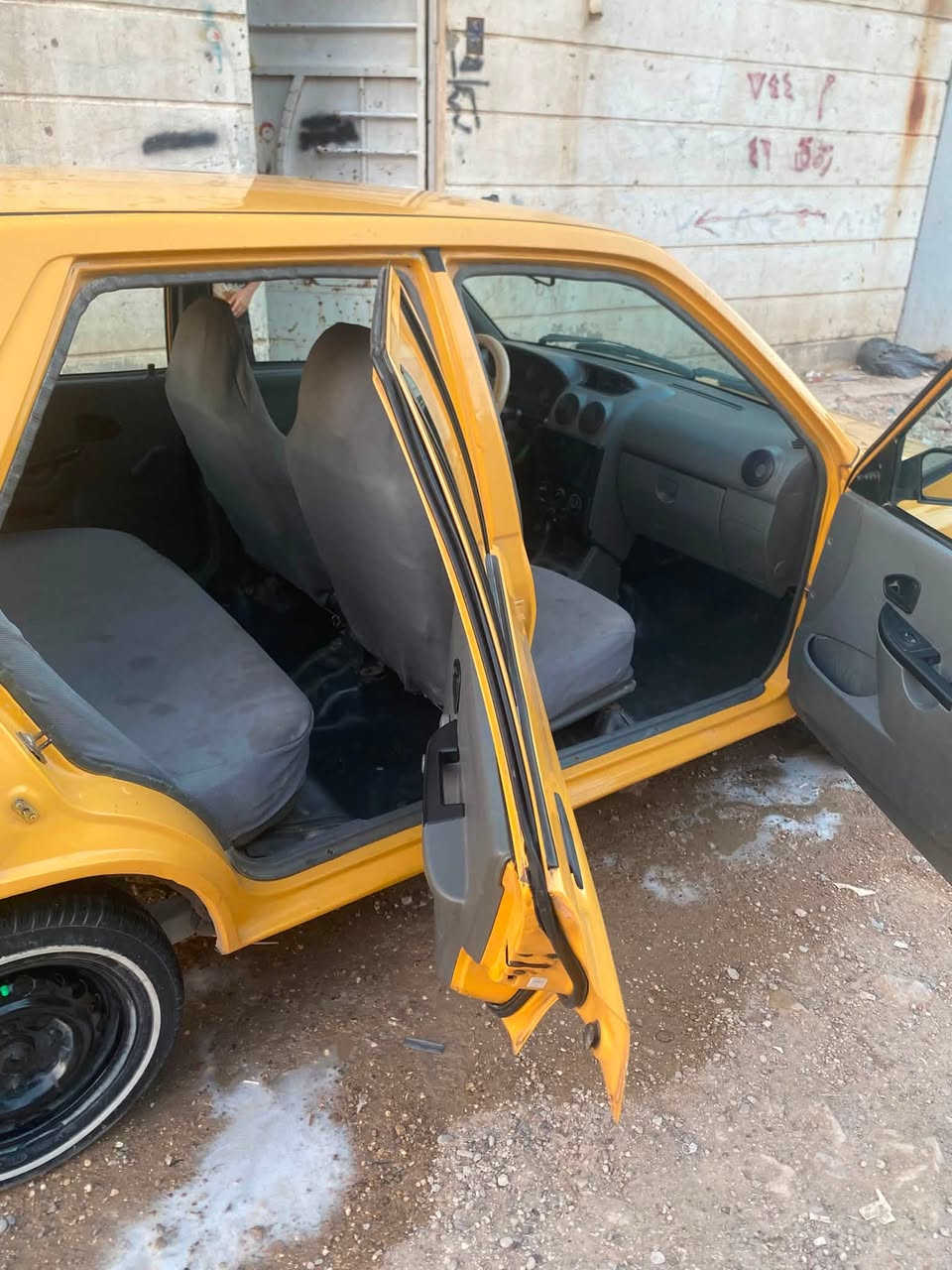 السلام عليكم سايبه للبيع السعر 34بغداد الحبيبيه الاتصال ***********
