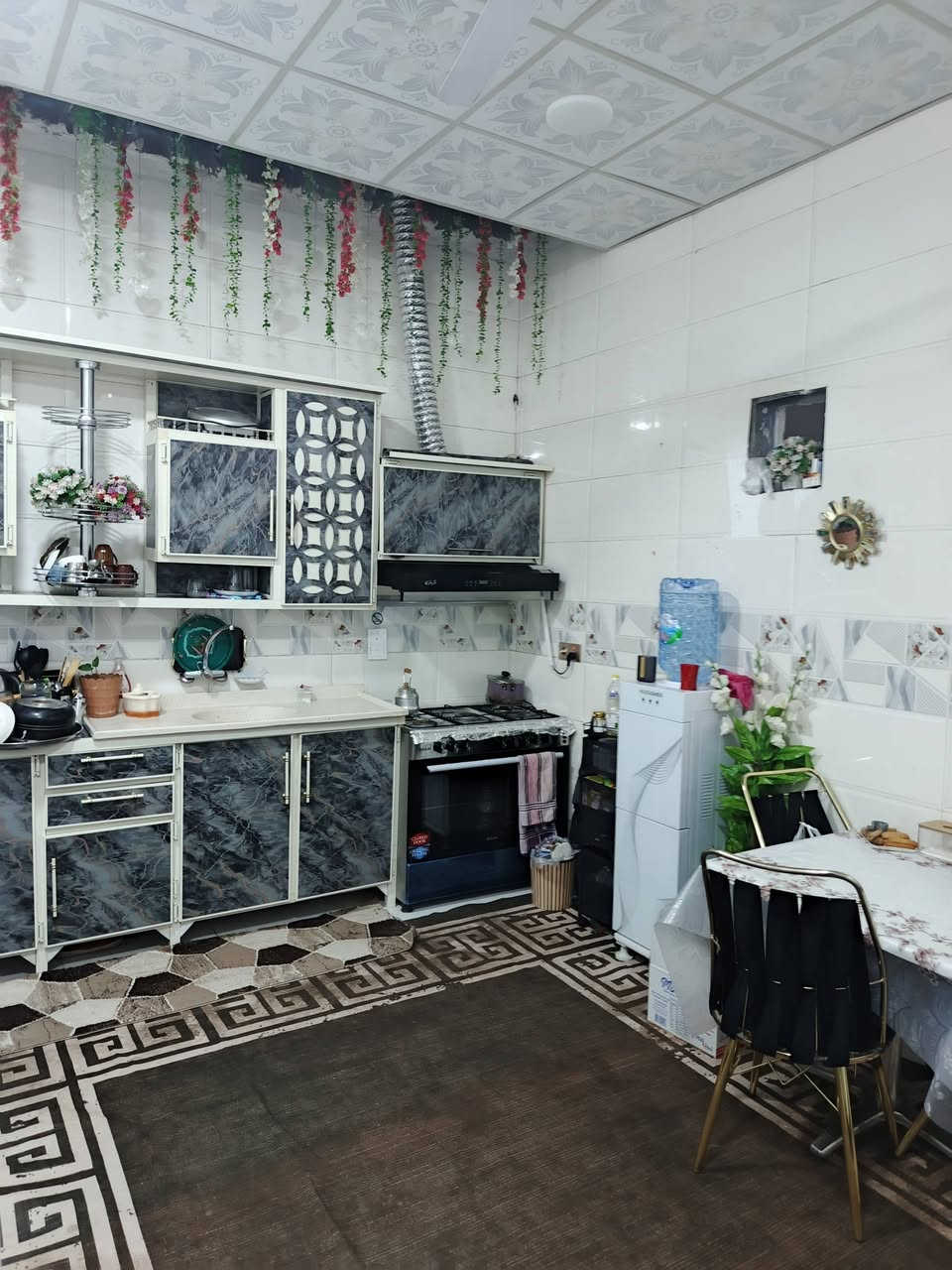 للبيع بيت ١٠٠ متر طابو طابق ونصف حديث واقع حال ١٢٥ متر العنوان كركوك حي النصر قرب جامع الفجر للاستفسار الاتصال على الارقام التالية ***********او ***********او مراجعة مكتب الصالح للعقار الواقع حي النصر قرب ساحة الغاز نستقبل كافه العروض
